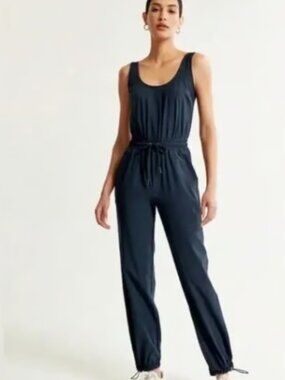 ABERCROMBIE & AND FITCH TRAVELER NAVY BLUE JUMPSUIT JOGGER PACKABLE NWOT XS
